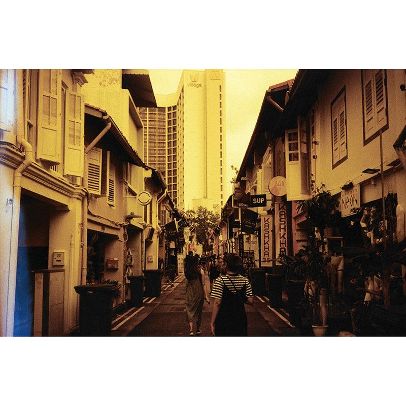 Hands on Film - Redscale 400 35mm Film - 8storeytree