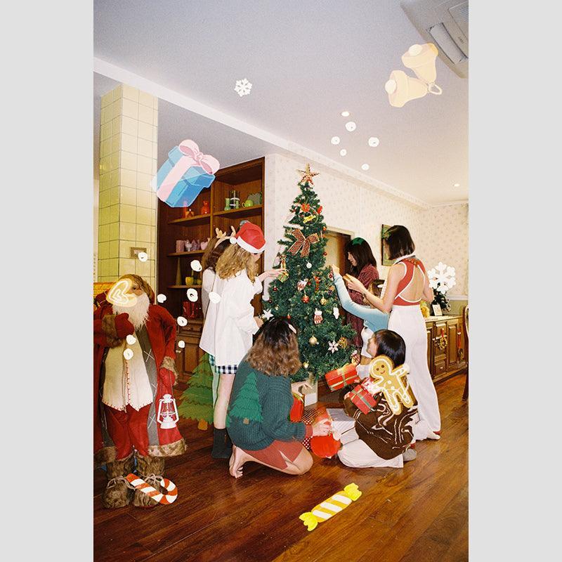 A girl has film - Christmas 35mm Film - 8storeytree