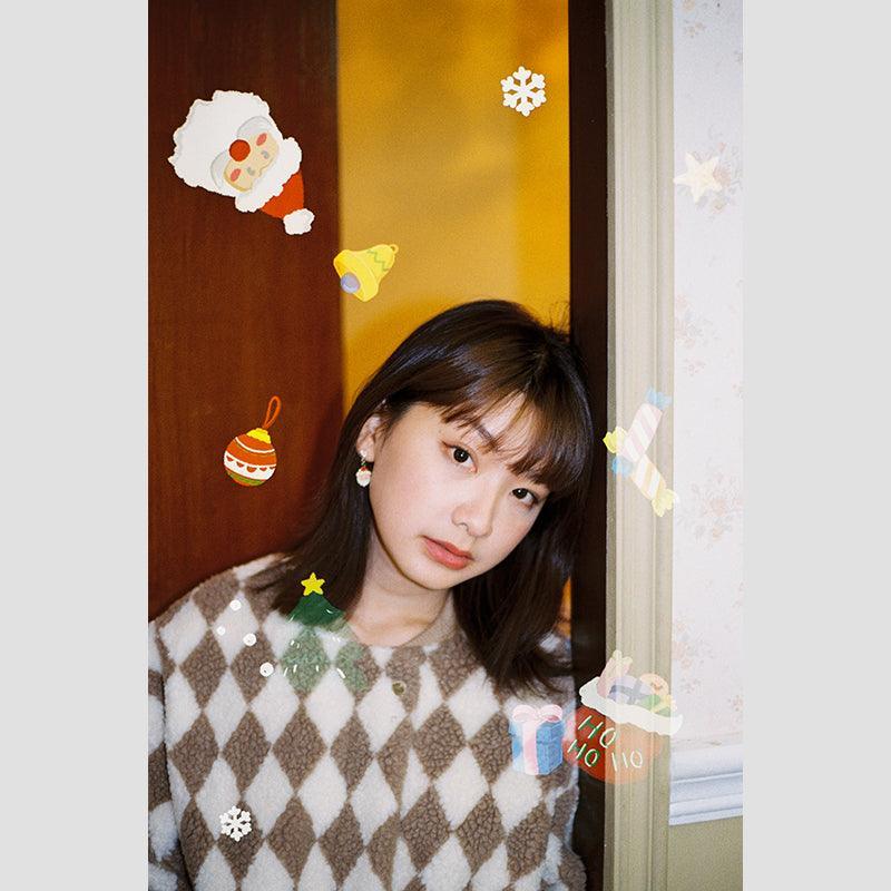 A girl has film - Christmas 35mm Film - 8storeytree