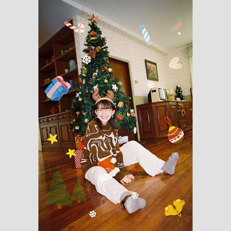 A girl has film - Christmas 35mm Film - 8storeytree