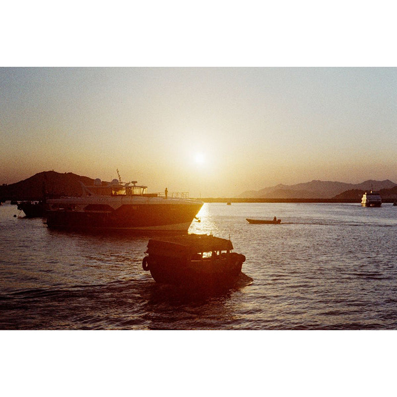 Lomography LomoChrome Color ’92 Sun-Kissed 400 35mm Film