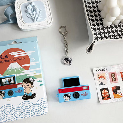 YASHICA Funtastic Keychain Camera (Yashica Boy)